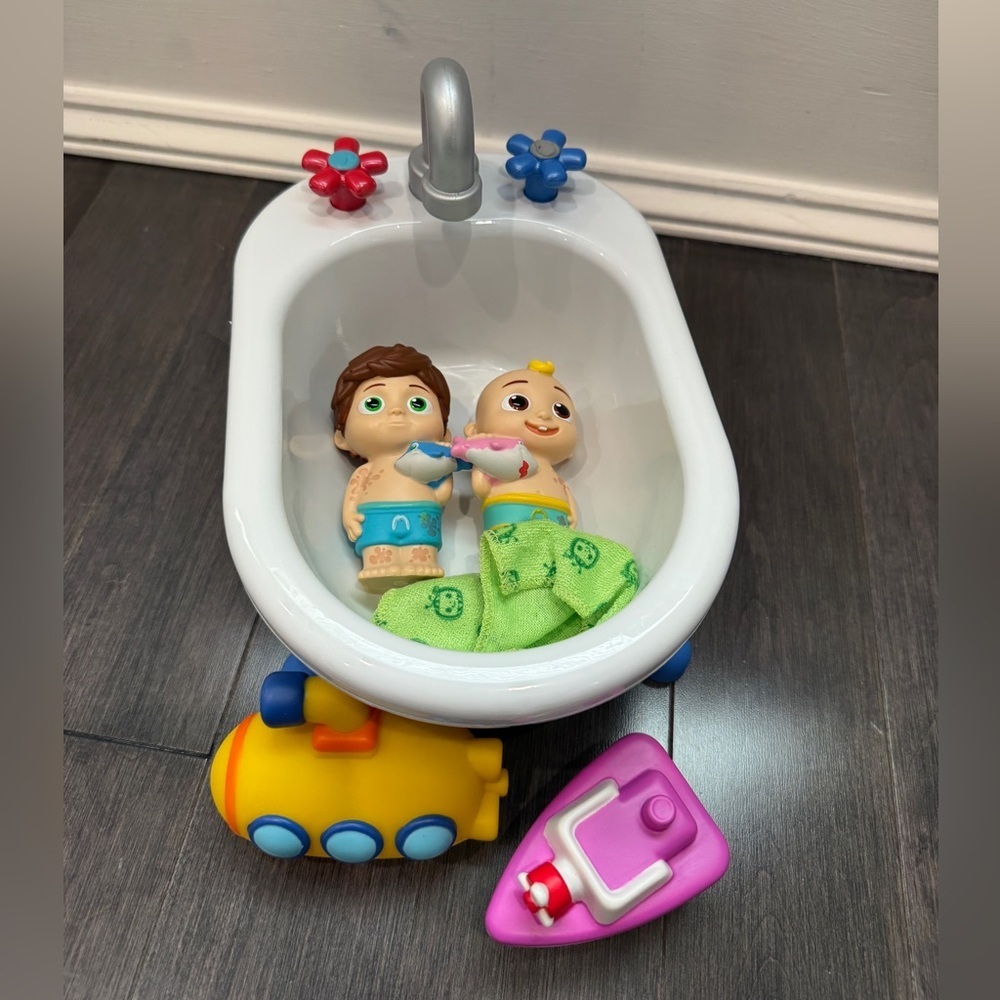 NWOT Cocomelon JJ Tom Tom Electronic Water Activated Bathtime Playset Toys - Picture 1 of 11